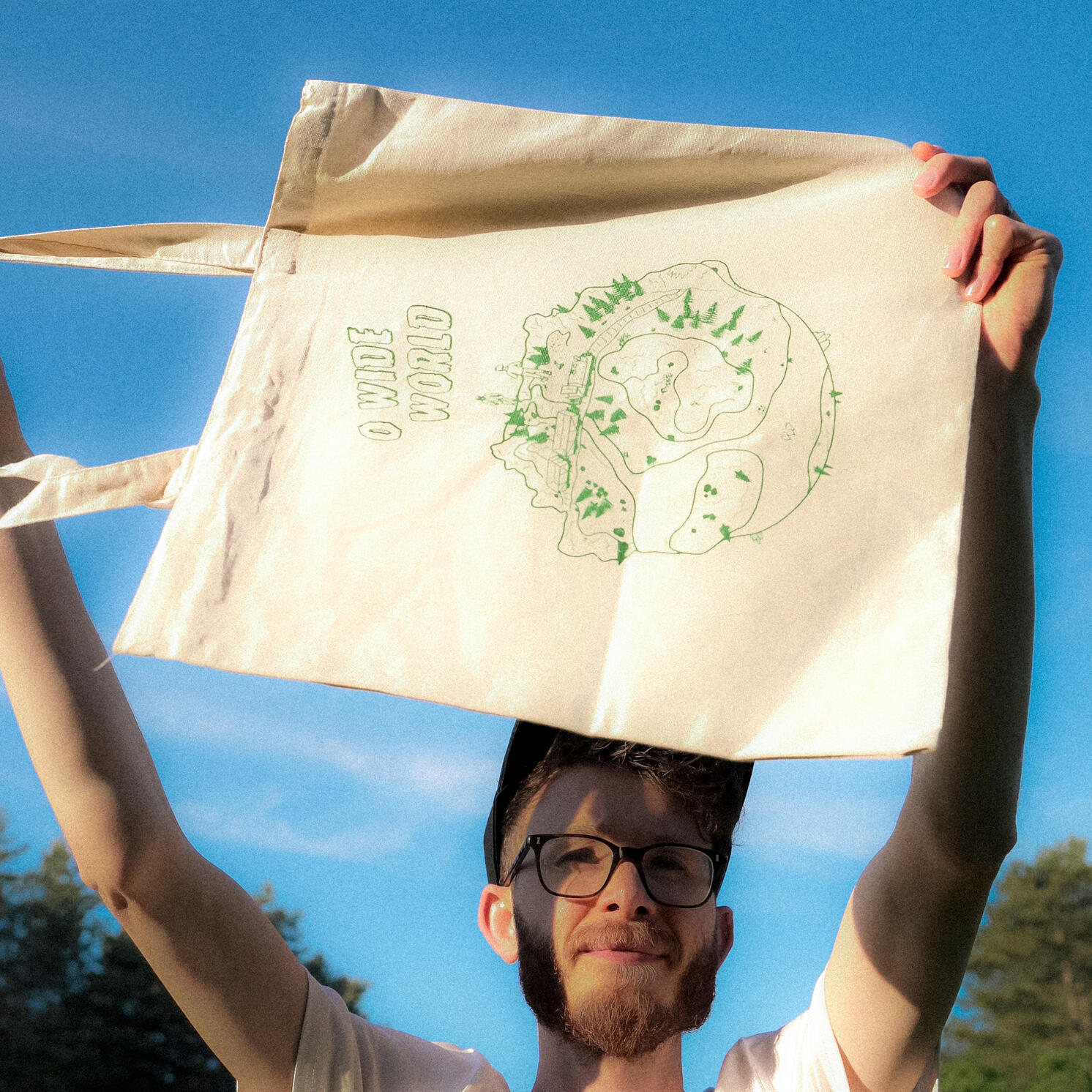 &#39;O Wide World&#39; Tote Bag